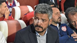 Todo listo para que Gustavo Munúa firme su contrato con unión