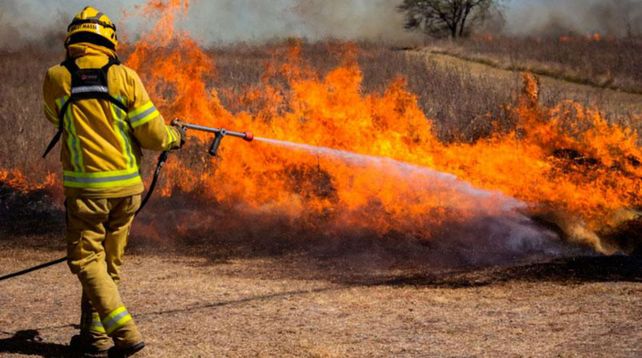 Córdoba. El fuego continúa haciendo estragos en varias localidades de la provincia.