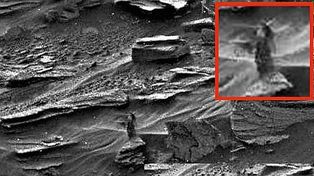 Una foto de la Nasa muestra a una mujer caminando sobre la superficie de Marte