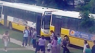 Línea 11: reclaman por mal estado de calles y cambian su recorrido