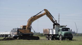 Las industrias deben cumplir rigurosos procesos ambientales para funcionar dentro del marco legal de la provincia.