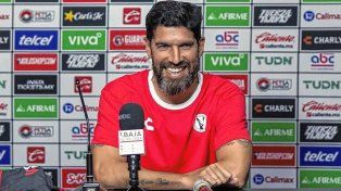 El Loco Abreu fue presentado en Xolos de Tijuana
