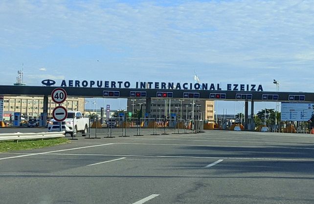 La mayoría de quienes vuelven del exterior lo hacen a través de Ezeiza.
