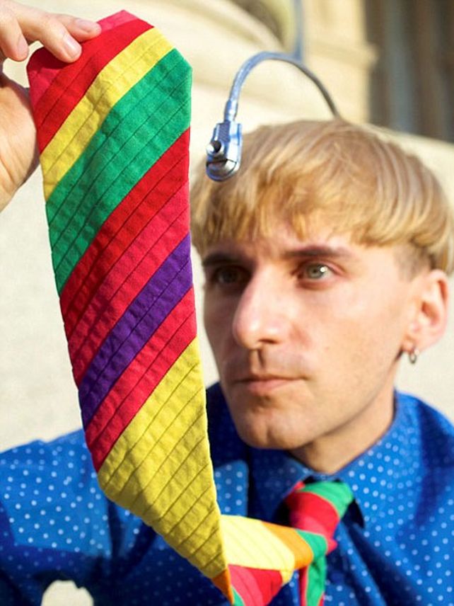 El primer cyborg del mundo: cómo es vivir con una antena en tu cabeza