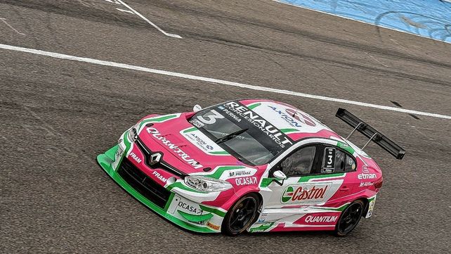 Leonel Pernía se consagró campeón anticipado del TC2000 en el autódromo Oscar Cabalén de Córdoba.