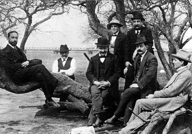 Punto tradicional. Reunión de amigos en la actual costanera.
