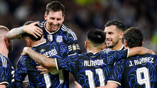 La selección argentina eliminó a Inglaterra con la camiseta alternativa en los Mundiales 1986 y 1998