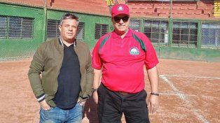 Andreoli y Bercier, dirigentes de la Asociación Paranaense de Sóftbol.