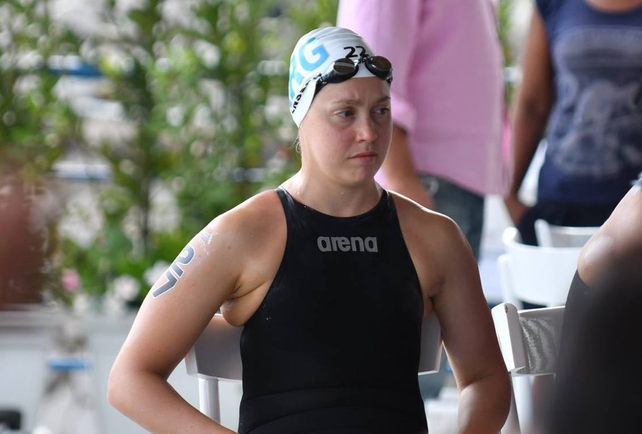 La nadadora liberteña Erika Yenssen regresó a los entrenamientos en la pileta de Libertad.