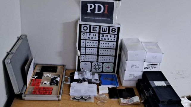 Los materiales de oftalmología fueron secuestrados en un domicilio de Villa Gobernador Gálvez.
