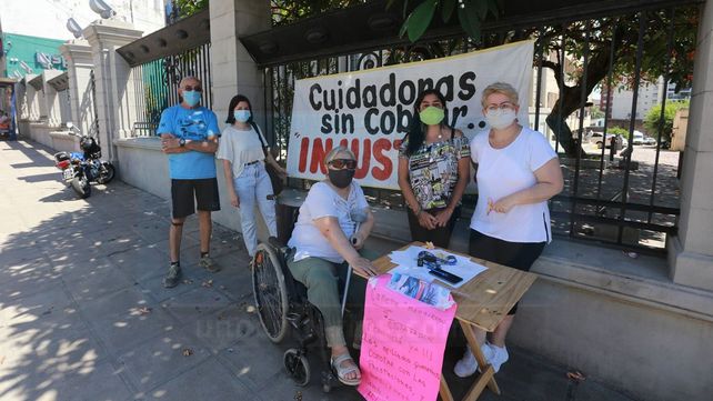 Iosper: cuidadores domiciliarios volvieron a protestas por falta de pago