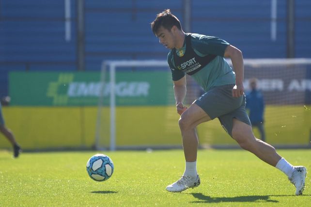 Almada ya tiene más de 60 partidos en la primera de Central y hay clubes que se fijaron en él.