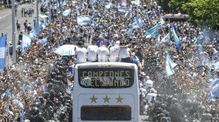 Más de 4 millones de personas participaron de la histórica caravana en tributo a la Selección