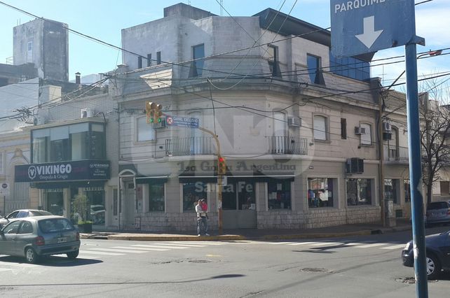 Rompieron la vidriera y robaron en el local de La Goma Argentina