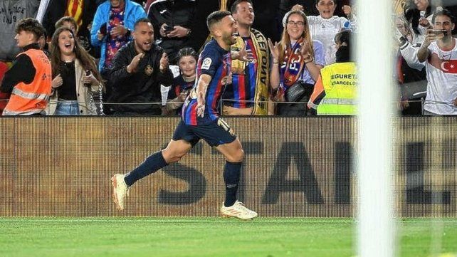 Barcelona superó a Osasuna y dio otro paso grande para quedarse con el título en España.