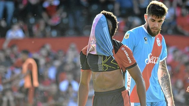 Newells falló ante un Arsenal que sumó un punto clave