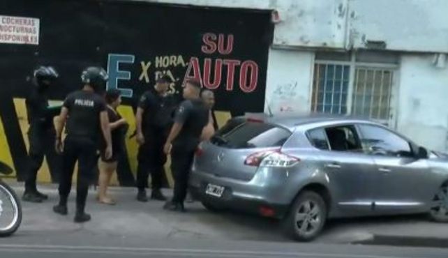 El Megane terminó arriba de la vereda