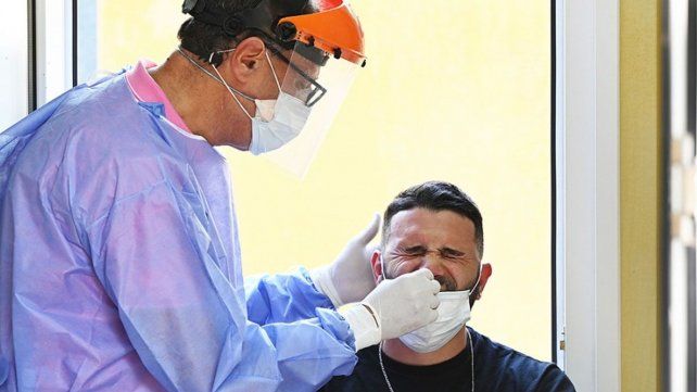 Admiten una leve suba de casos de coronavirus en Santa Fe: Seguirá circulando como una enfermedad respiratoria más