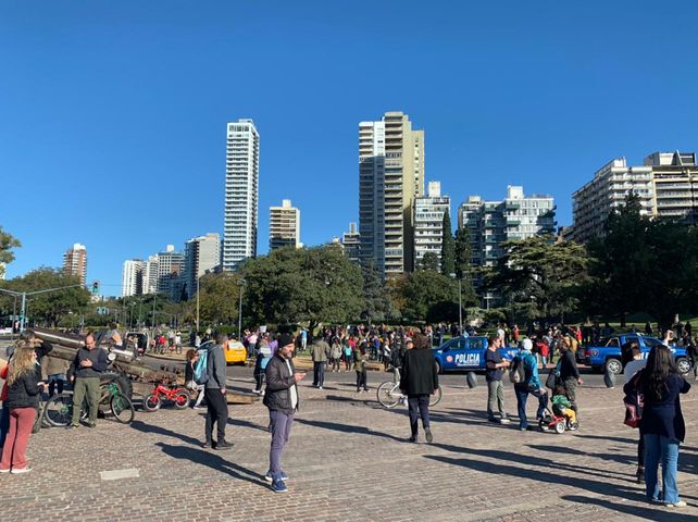 Las imágenes de los incidentes del Monumento por la protesta anticuarentena