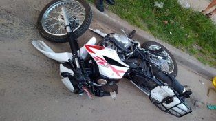 Dos heridos tras chocar una moto y un auto en Paraná