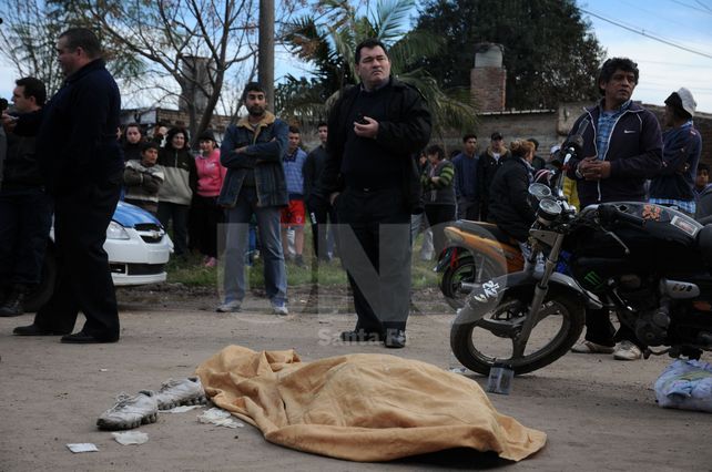 Asesinaron con un disparo a un joven de 22 años en el barrio Acería de Santa Fe