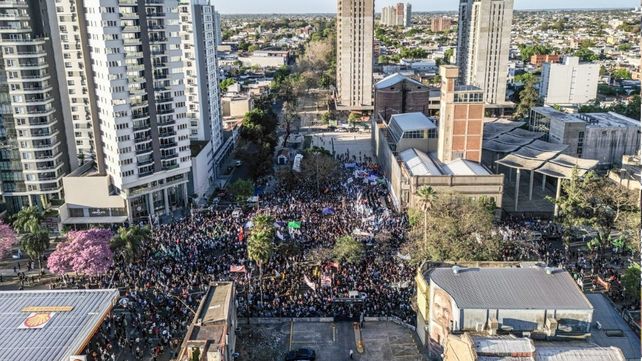 Una multitud de santafesinos se movilizó en defensa de la educación pública: las imágenes