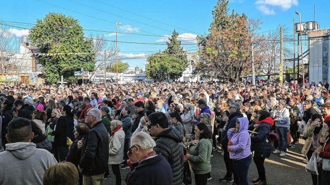 Una multitud acompañó la celebración por San Cayetano.