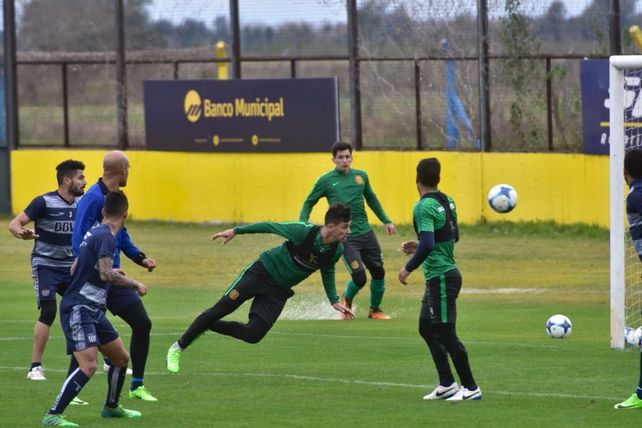 Zampedri conecta el cabezazo que irá al fondo del arco. Fue el empate canalla.&nbsp;