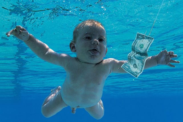 A 25 años, el bebé de la tapa de Nevermind de Nirvana recreó la icónica imagen