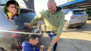 Federico Cantizano, papá de Gío, tiene el tatuaje de Di María en la pierna y Fideo se lo firmó.