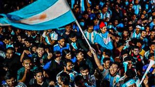 Bangladesh se vistió de celeste y blanco y volvió a delirar con el triunfo de la Scaloneta