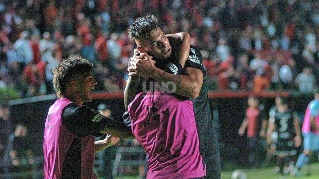 Colón encuentra respuestas con el respaldo de su gente en este inicio