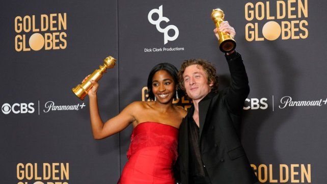 Ayo Edebiri y Jeremy Allen White