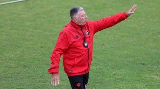 El preparador físico de Newells expresó que en la pretemporada buscará mejorar la resistencia, la fuerza y la velocidad de los jugadores.