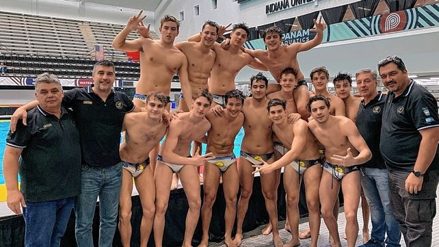 El seleccionado junior de waterpolo masculino logró medalla de bronce en Estados Unidos.