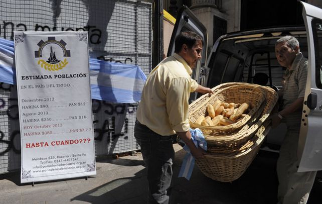 Pan y protesta. Los panaderos de Rosario piden reglas de juego claras.