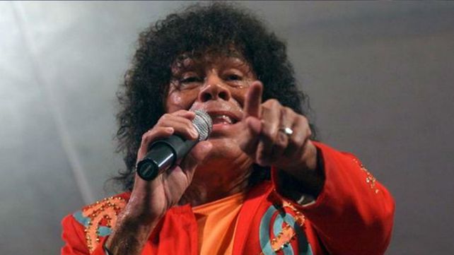 La Mona Jiménez reconoció que está mal de las cuerdas vocales y se opera