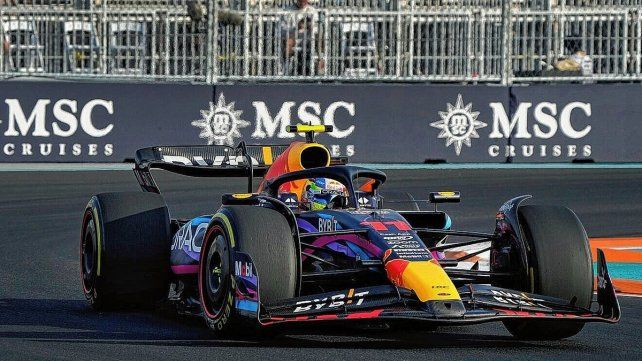 El piloto mexicano fue determinante en la última qualy para quedarse con lo mejor en callejero de Miami.