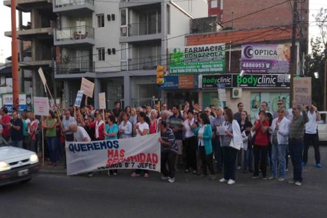 Barrio Candioti y 7 Jefes reclamaron seguridad