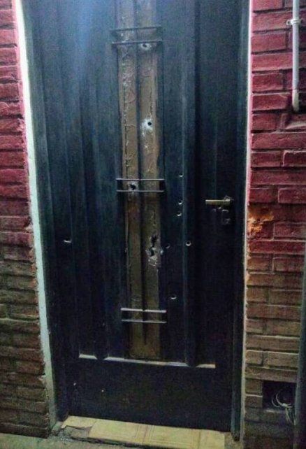 Dieciocho balazos en dos secuencias recibió la fachada de un departamento de Monte Flores al 7100.