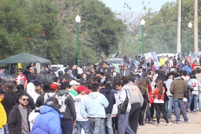 Rito sagrado en Gualeguaychú: 200.000 almas en la misa más grande en Entre Ríos