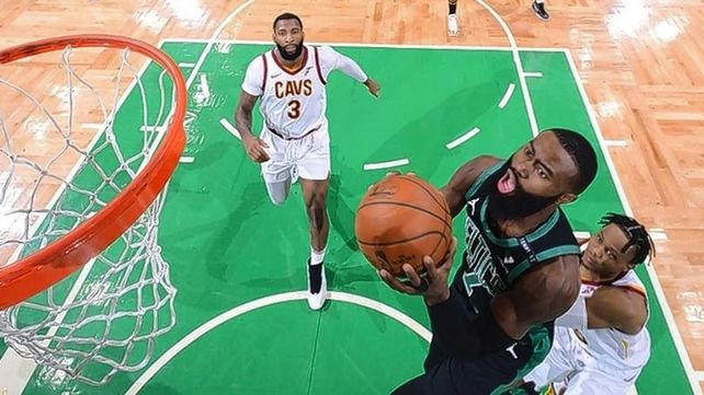 Jaylen Brown brilló con Boston Celtics y alcanzó un récord en la NBA.&nbsp;