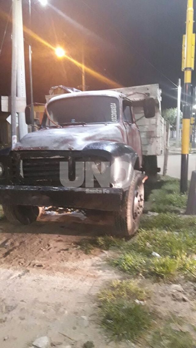 Santa Fe: cayó preso un hombre que quemó un camión cargado con ladrillos