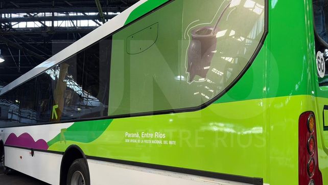 Ya ensamblan y plotean los colectivos que circularán en Paraná