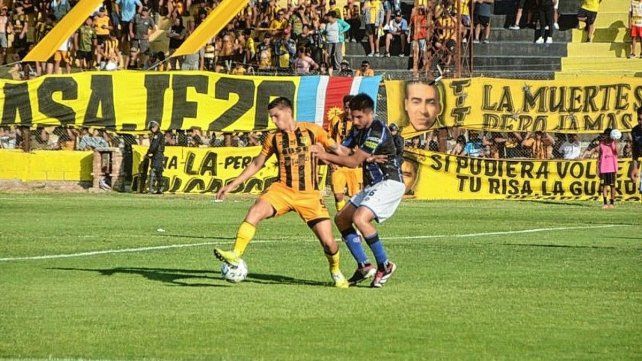 Mitre de Santiago del Estero visita a Defensores de Belgrano