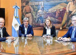 El Gobierno anuncia nuevos ajustes en tarifas: gas 16,9% y luz 3,6%