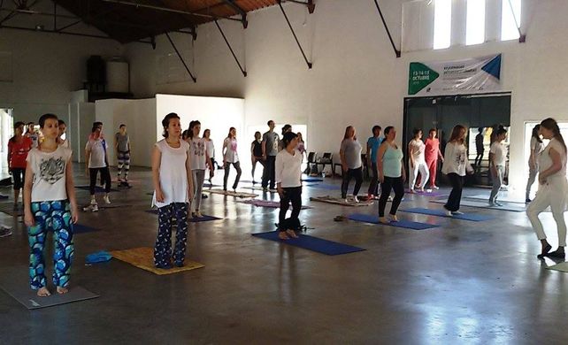 El encuentro en el Puerto demostró el crecimiento del Yoga en Paraná