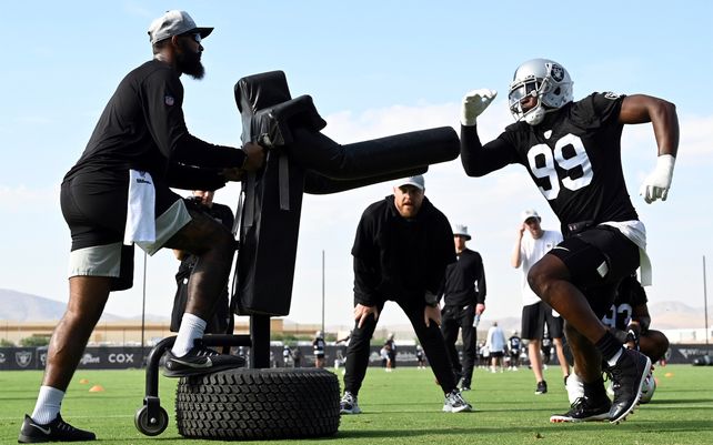 El ala defensiva de los Raiders de Las Vegas