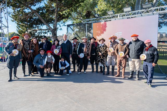 Con poco menos de ocho mil habitantes y ubicada a unos cien kilómetros de Rosario