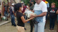 El candidato asesinado, Waldo Santefeliz, durante un acto de campaña. Dos de sus hijos fueron asesinados anteriormente. El candidato asesinado, Waldo Santefeliz, durante un acto de campaña. Dos de sus hijos fueron asesinados anteriormente.